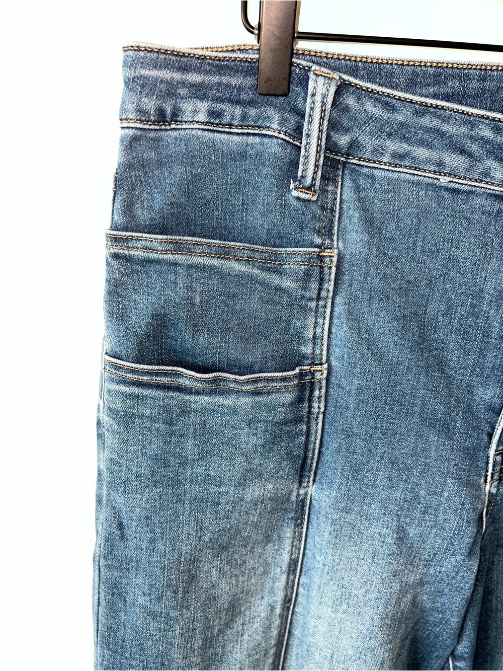 Kut from the Kloth Meg Front Seam High Waist Wide Leg Cropped Jeans - Picture 2 of 8
